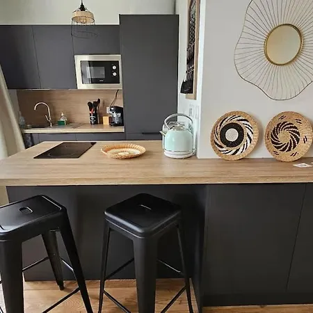 Elegant In A Luxury Appartamento